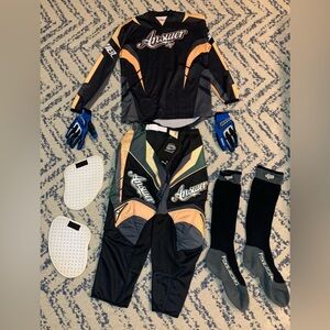 NWT BUTTERFLY YOUTH GIRLS Answer Off-Road MX Riding Gear